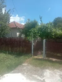 închiriez cameră 50 le/noapte 