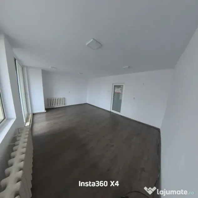 Spatiu cladire birouri cu balcon centru independentei sararie propriet