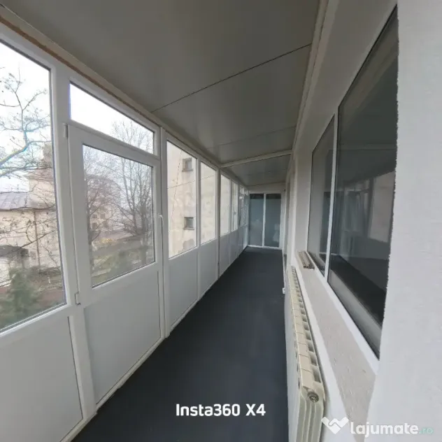 Spatiu cladire birouri cu balcon centru independentei sararie propriet