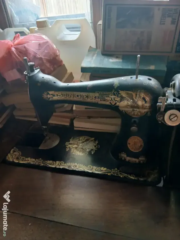 Singer vintage originală cu mobilier, completă, anii 1940–1950, stare bună