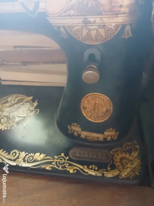 Singer vintage originală cu mobilier, completă, anii 1940–1950, stare bună