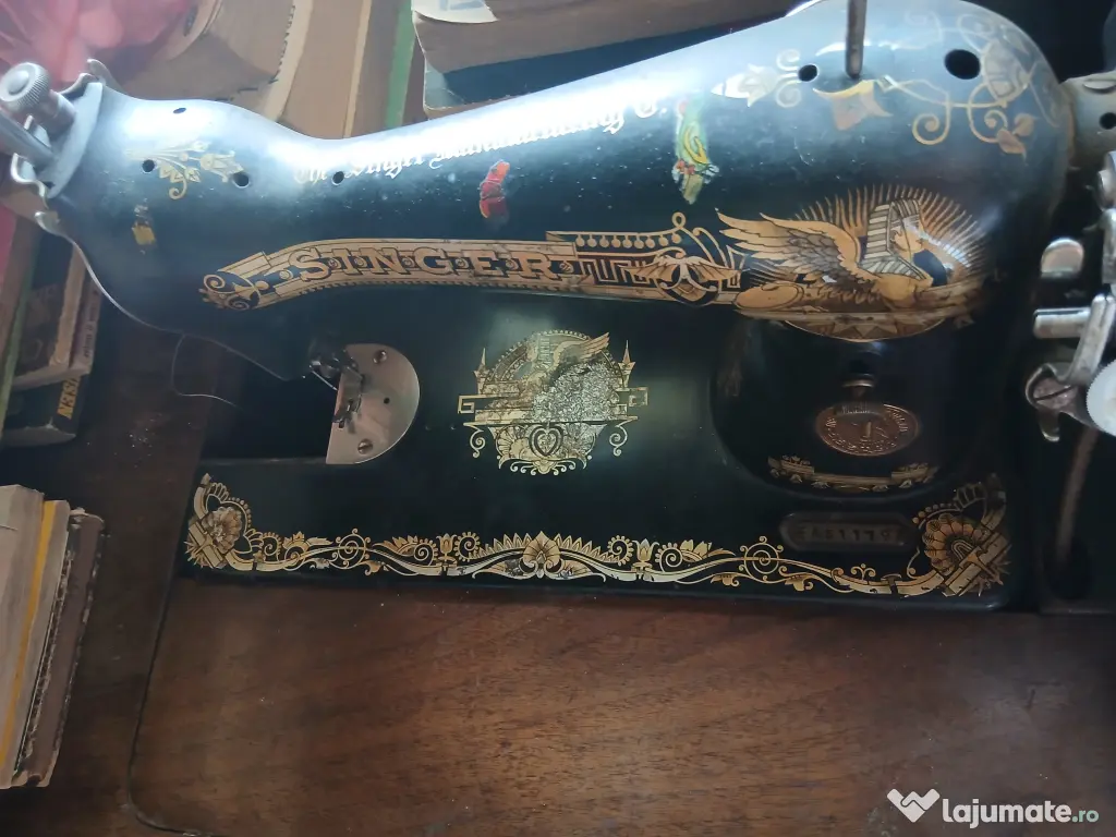 Singer vintage originală cu mobilier, completă, anii 1940–1950, stare bună
