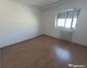 Apartament cu 4 camere, decomandat - zona Bartolomeu 