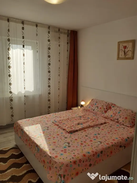 Inchiriez apartament 2-3 camere Mangalia Saturn