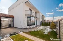 Casă modernă P+1 cu panouri fotovoltaice, complet mobil...