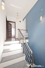 Casă modernă P+1 cu panouri fotovoltaice, complet mobil...