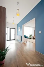 Casă modernă P+1 cu panouri fotovoltaice, complet mobil...