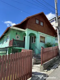 Casă individuală spațioasă de închiriat cu 5 camere și
