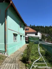 Casă individuală spațioasă de închiriat cu 5 camere și 