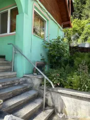 Casă individuală spațioasă de închiriat cu 5 camere și 