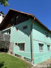 Casă individuală spațioasă de închiriat cu 5 camere și 
