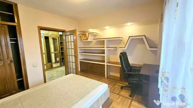 Apartament 3 camere , in Fundatie,INDEPENDENTEI