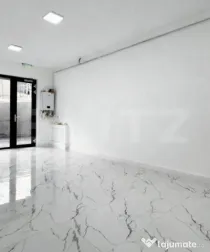 Spațiu comercial, loc de parcare - zona Universității