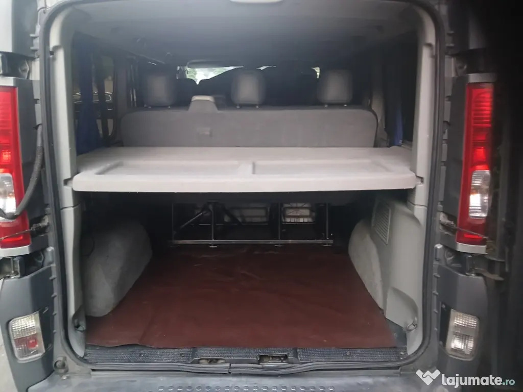 De vanzare Renault trafic pasager 8+1 locuri