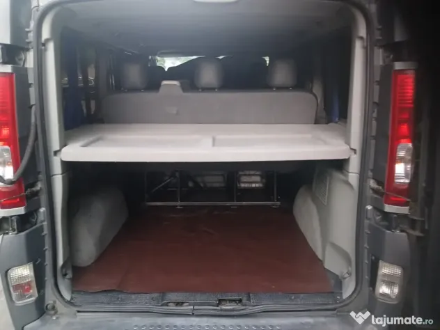 De vanzare Renault trafic pasager 8+1 locuri
