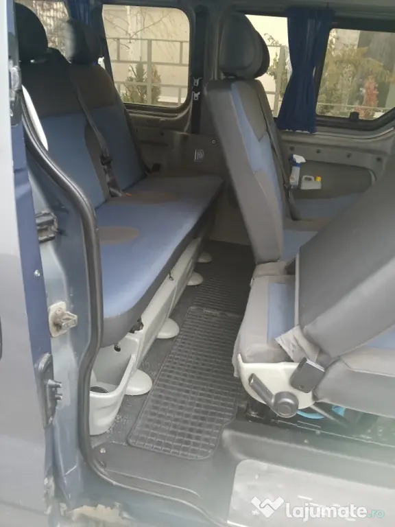 De vanzare Renault trafic pasager 8+1 locuri