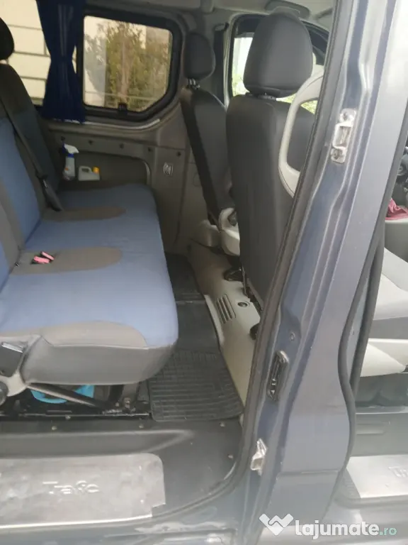 De vanzare Renault trafic pasager 8+1 locuri