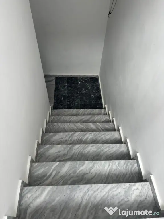 Apartament 2 camere, decomandat de vânzare în zona FAR - A