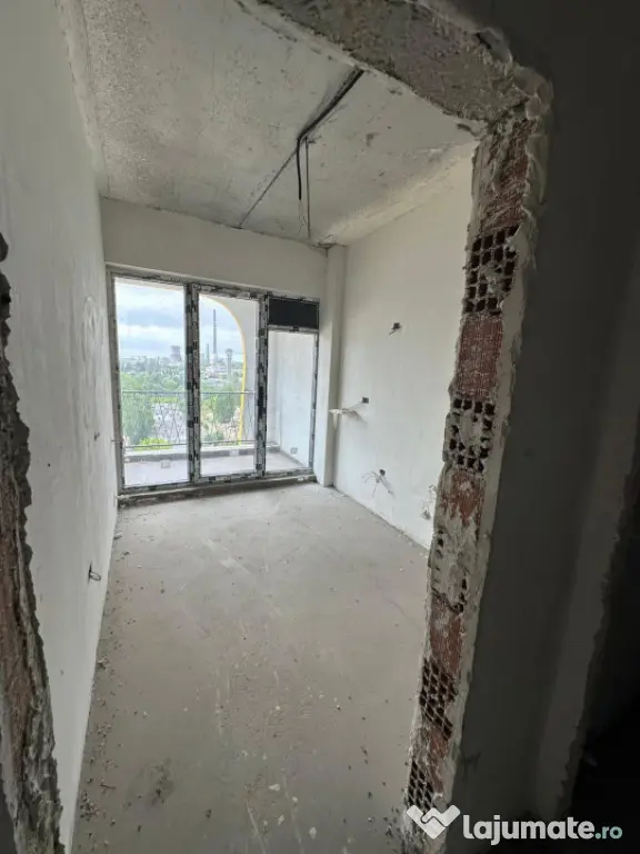 Apartament 2 camere, decomandat de vânzare în zona FAR - A