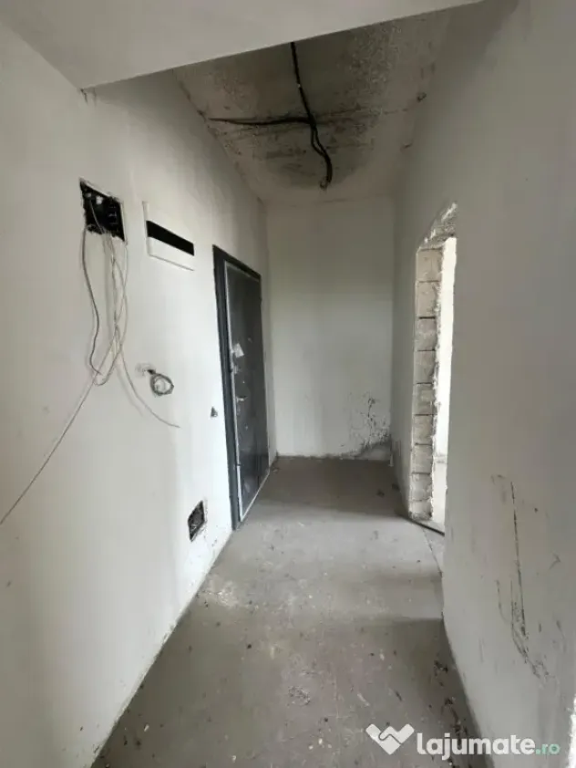 Apartament 2 camere, decomandat de vânzare în zona FAR - A