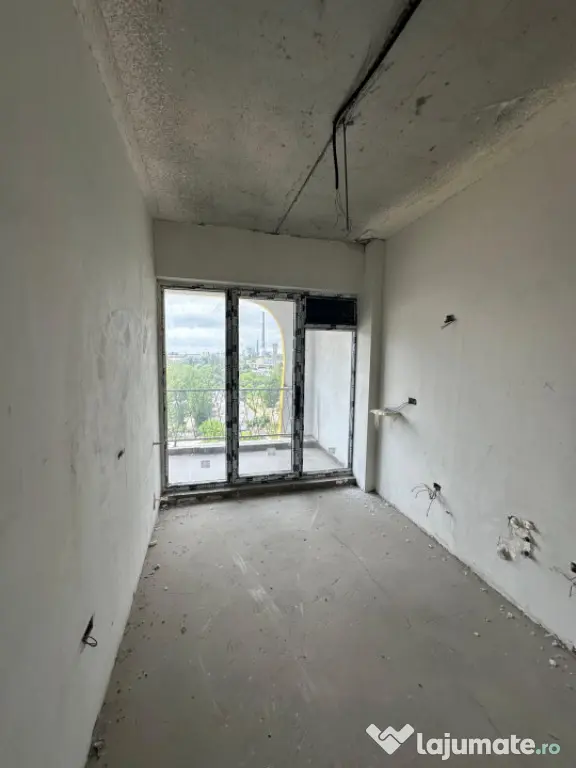 Apartament 2 camere, decomandat de vânzare în zona FAR - A