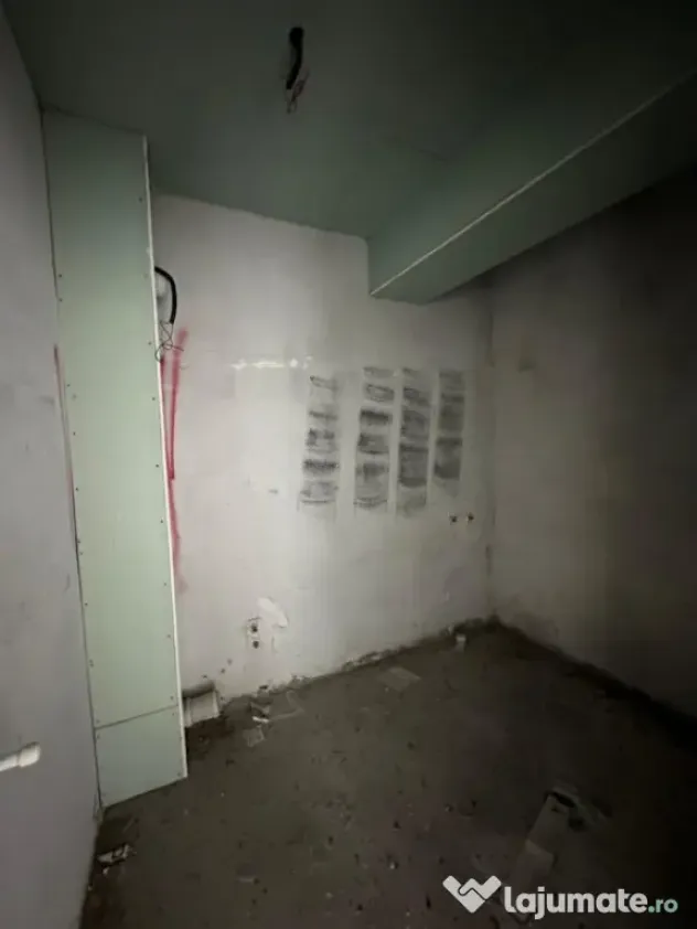 Apartament 2 camere, decomandat de vânzare în zona FAR - A