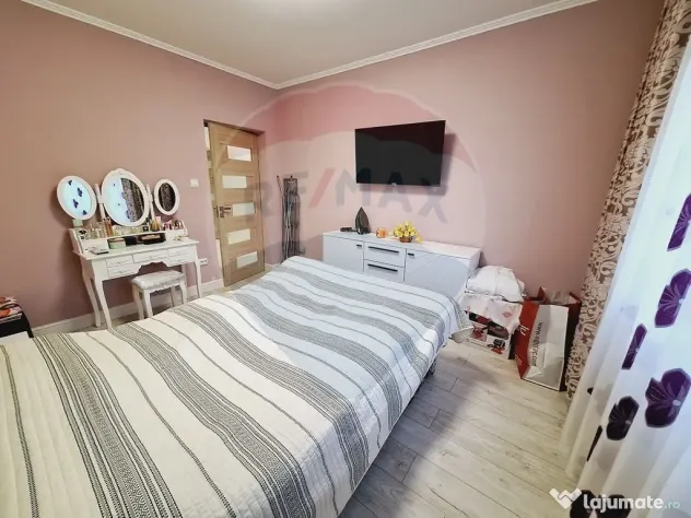 Casă / Vilă cu 5 camere de vânzare