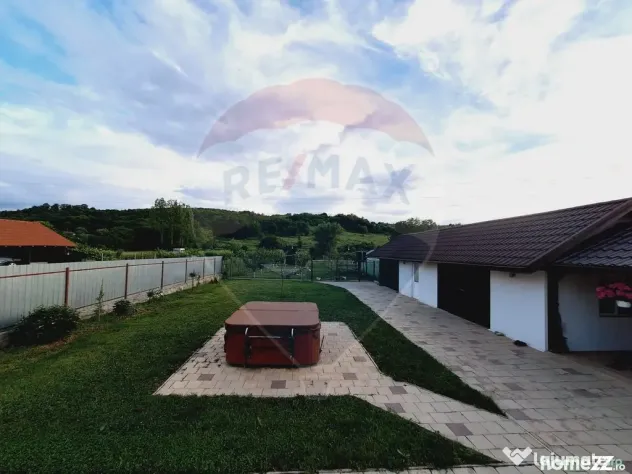 Casă / Vilă cu 5 camere de vânzare