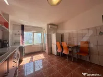 Apartament 2 camere, decomandat, etaj 3, cărămidă, între
