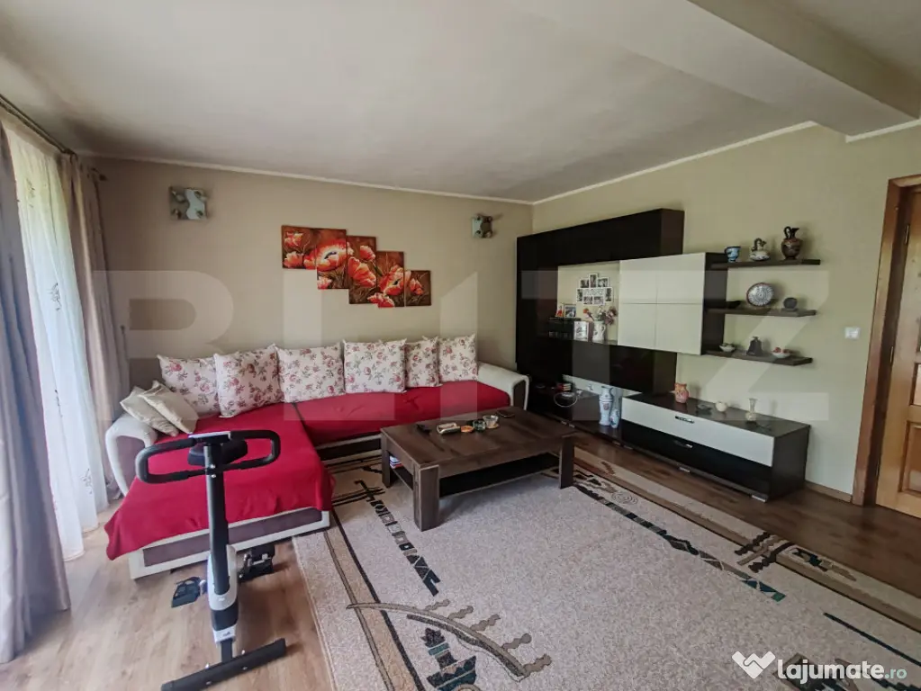 Casa 217mp, teren 1330mp, Lisaura