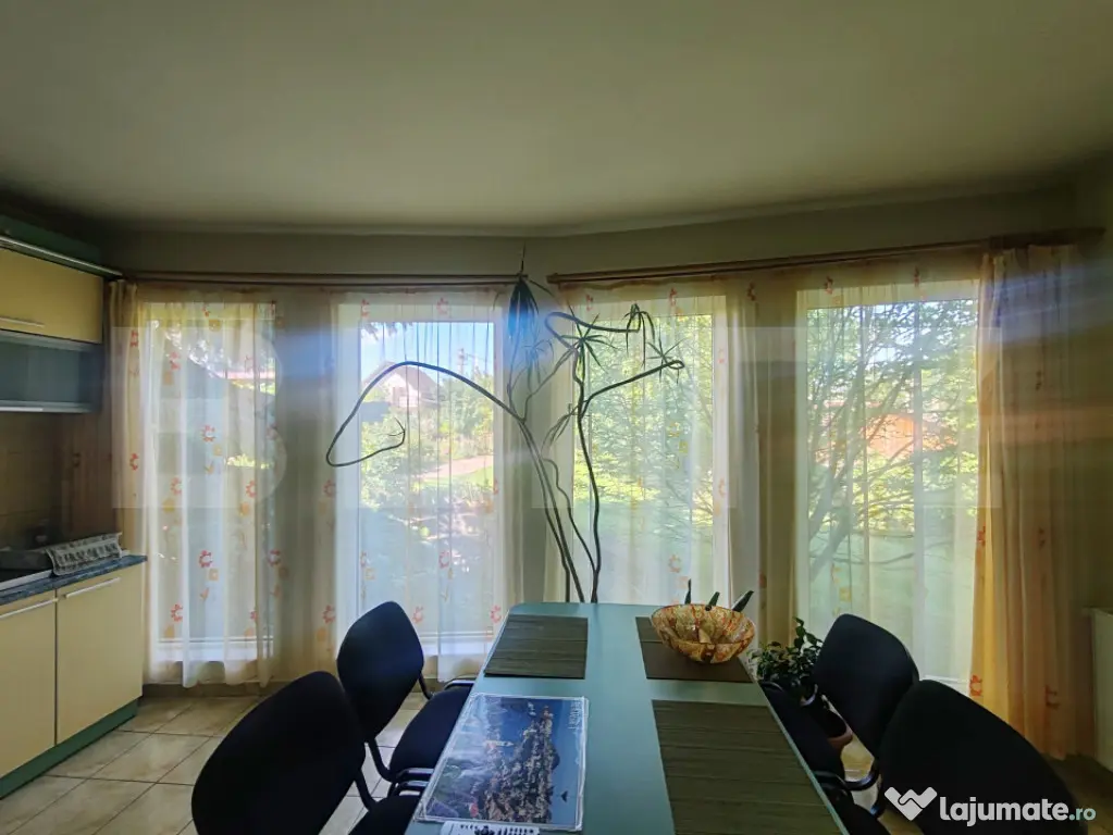 Casa 217mp, teren 1330mp, Lisaura