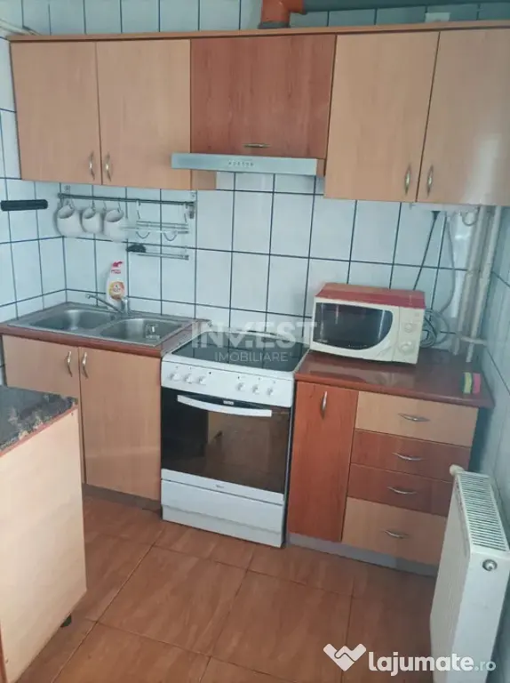 Apartament 3 camere decomandat - zona Nicolina - prima stati