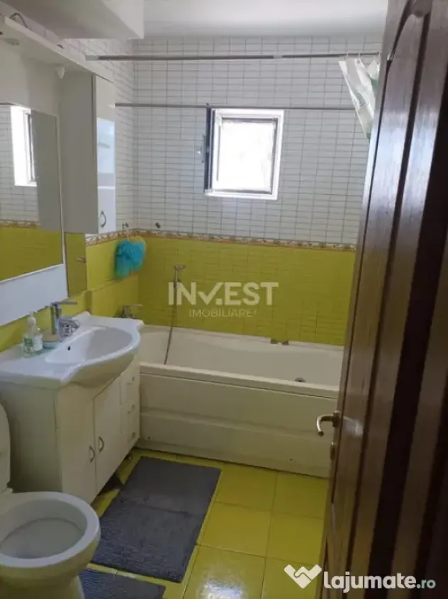 Apartament 3 camere decomandat - zona Nicolina - prima stati