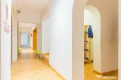 Vilă spațioasă în zona Titulescu, 14 camere 
