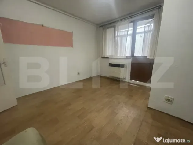 Garsonieră spațioasă, 28 mp, etaj 1, zona centrală