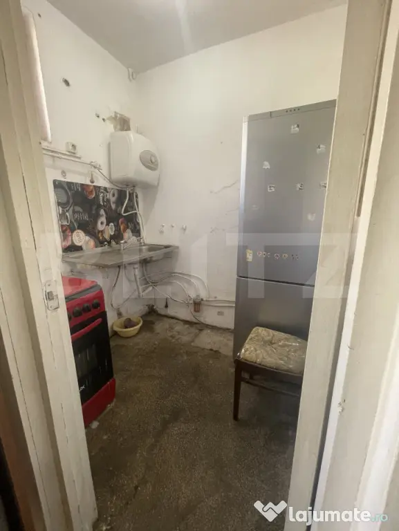 Garsonieră spațioasă, 28 mp, etaj 1, zona centrală