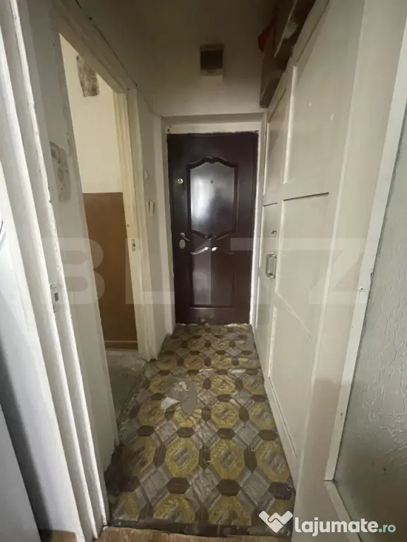 Garsonieră spațioasă, 28 mp, etaj 1, zona centrală