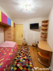 Apartament cu 2 camere, etaj 1, balcon închis de 5 mp 