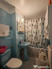 Apartament cu 4 camere, decomandat, 75 mp, zona Parcul Teilo 