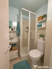 Apartament cu 4 camere, decomandat, 75 mp, zona Parcul Teilo 