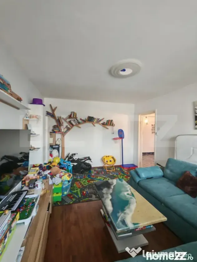 Apartament cu 4 camere, decomandat, 75 mp, zona Parcul Teilo - Turda (Cluj)