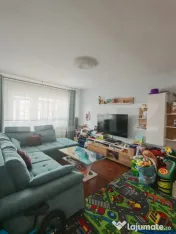 Apartament cu 4 camere, decomandat, 75 mp, zona Parcul Teilo 