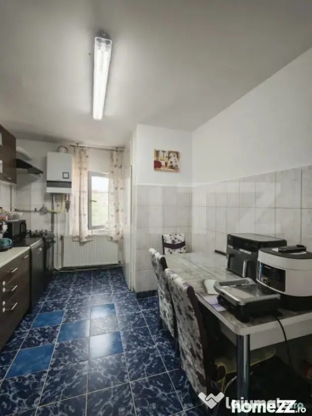 Apartament cu 4 camere, decomandat, 75 mp, zona Parcul Teilo - Turda (Cluj)
