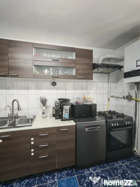 Apartament cu 4 camere, decomandat, 75 mp, zona Parcul Teilo - Turda (Cluj)