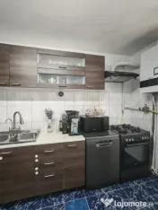Apartament cu 4 camere, decomandat, 75 mp, zona Parcul Teilo 