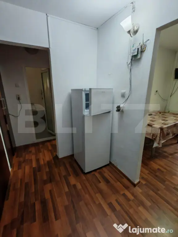 Apartament cu 2 camere, decomandat, etaj 2, centrala, 1 Mai-