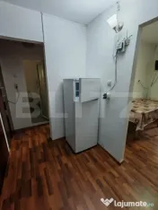 Apartament cu 2 camere, decomandat, etaj 2, centrala, 1 Mai- 