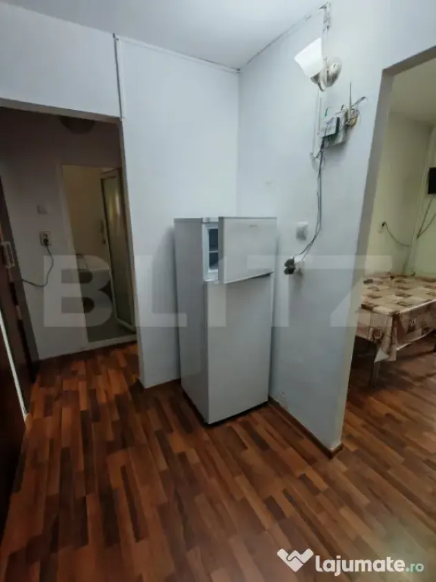 Apartament cu 2 camere, decomandat, etaj 2, centrala, 1 Mai-