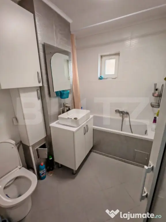 Apartament cu 2 camere, decomandat, etaj 2, centrala, 1 Mai-