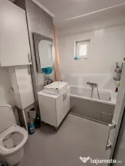Apartament cu 2 camere, decomandat, etaj 2, centrala, 1 Mai- 